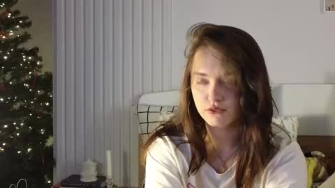 evi_woow online show from December 28, 7:01 pm