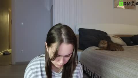 evi_woow online show from March 4, 11:43 pm