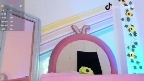 My name is Evie  nice to meet you  really get to know me better private is open  online show from February 24, 3:20 pm