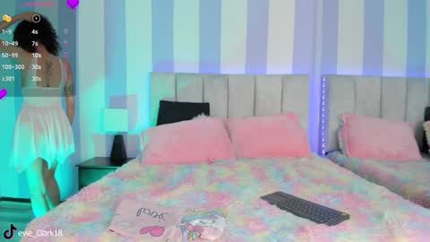 My name is Evie  nice to meet you  really get to know me better private is open  online show from December 14, 5:14 pm