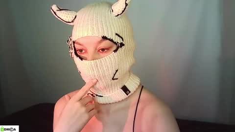 Renesme White Im here from Monday to Friday online show from May 7, 2:27 am