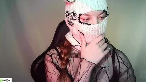 Renesme White Im here from Monday to Friday online show from May 18, 2:10 am