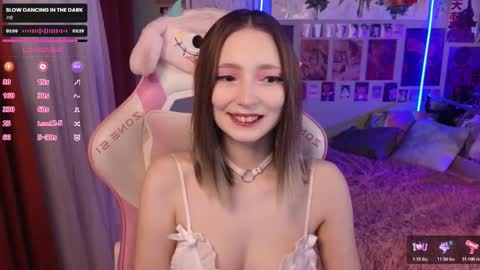 Evie online show from February 28, 1:27 am