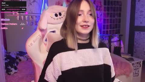 Evie online show from December 4, 8:31 pm