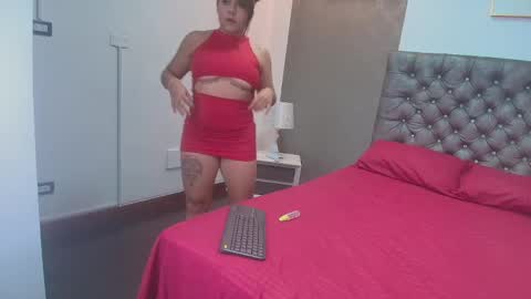 evonnymuse online show from April 17, 1:46 pm