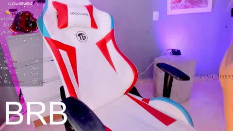 evva_foxxy online show from November 10, 2:45 pm