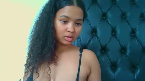 courtney online show from April 18, 6:27 am