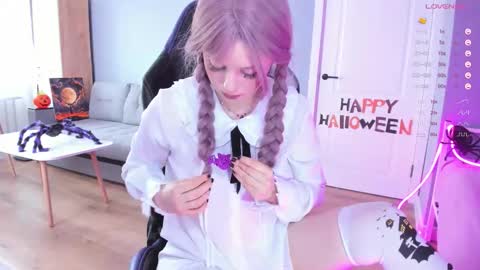  Amy  online show from October 31, 11:36 am