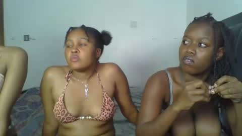 exotic_cutiee online show from May 2, 1:42 am