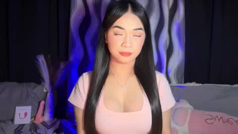 Snapshot of expensivets_chloe chatting on October 13, 3:36 pm chloee online show from October 13, 3:36 pm