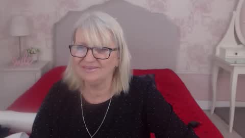 Alana online show from May 1, 10:24 pm