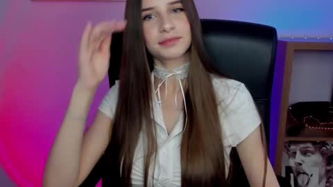 Maya online show from November 18, 7:42 am