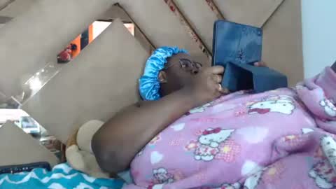 eyshaexotii online show from April 8, 4:47 am