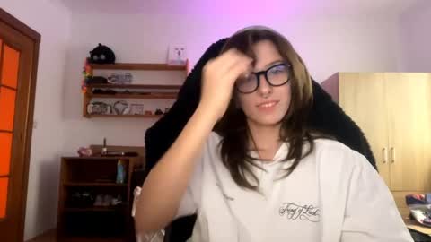 Loly online show from April 13, 2:29 pm