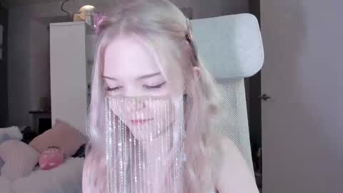 Snapshot of fairy_casey chatting on February 28, 11:34 pm fairy_casey online show from February 28, 11:34 pm