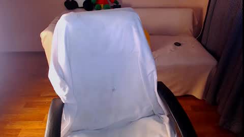 Elli  online show from February 1, 10:08 pm