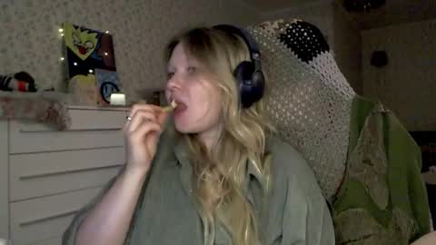 Arisha online show from November 4, 6:13 pm