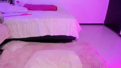 Sara  REMEMBER TO LEAVE A THUMB UP online show from January 31, 4:25 am