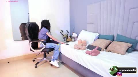 Megan    630  1330 -5 online show from November 15, 12:28 pm