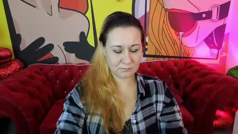 famousemuse online show from April 16, 12:49 pm