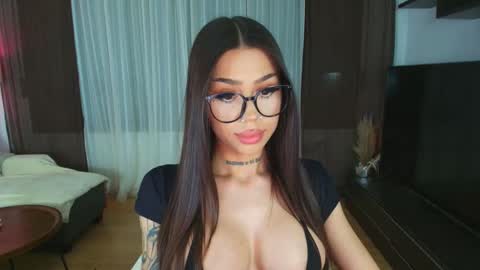 Jennifer online show from March 17, 11:42 pm