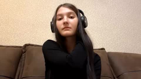 Aurora 18yo online show from November 20, 12:06 pm