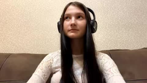 Aurora 18yo online show from October 29, 10:19 am
