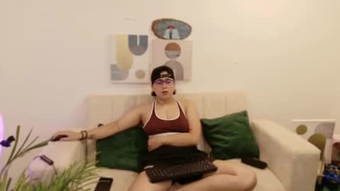 Feelena online show from October 23, 3:51 pm