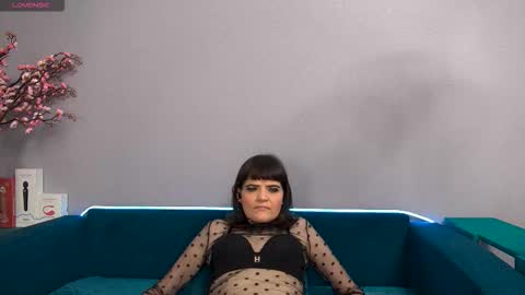 Laura online show from September 8, 9:25 pm