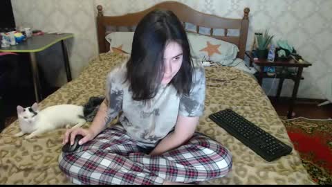 Snapshot of felvivalkitty chatting on January 1, 8:58 pm Seva online show from January 1, 8:58 pm