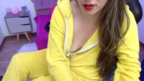 Snapshot of fenix_11_ chatting on December 28, 9:09 am Alejandra online show from December 28, 9:09 am