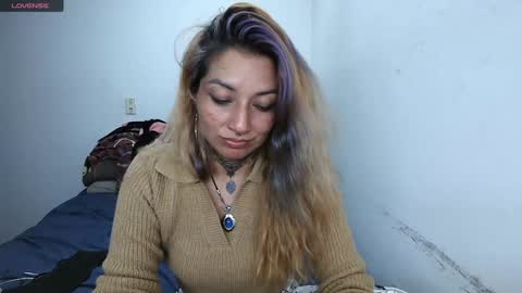 Snapshot of fenix_purple chatting on February 3, 12:04 am FENIX online show from February 3, 12:04 am