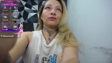 Snapshot of fenix_purple chatting on September 25, 2:43 am FENIX online show from September 25, 2:43 am