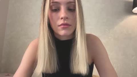 Lisa online show from November 15, 6:14 am