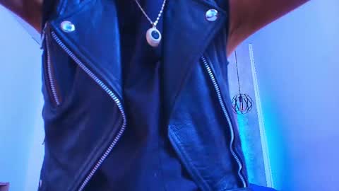   online show from December 4, 7:36 pm