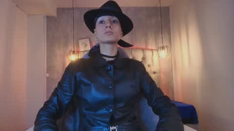   online show from October 3, 2:11 pm