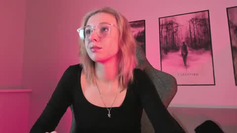 Snapshot of filipinaadams chatting on March 2, 2:30 am cap  online show from March 2, 2:30 am