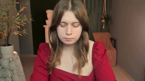 fiora online show from December 4, 1:02 pm