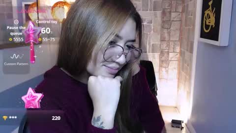 Snapshot of fiorellaa_delsd chatting on October 21, 4:11 pm Fiorellaa online show from October 21, 4:11 pm