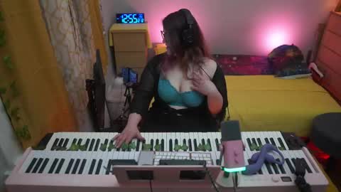 Lio Roxy online show from February 12, 5:53 am