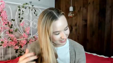 Amina online show from November 18, 3:13 pm