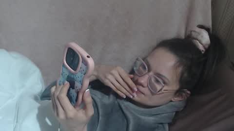 say meow and send tip  online show from March 15, 8:33 pm