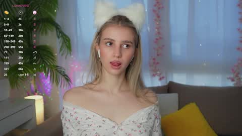 Adeline online show from January 15, 7:37 am