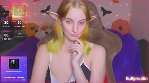 Snapshot of fluffy_muffin3 chatting on October 16, 3:03 pm Agatha online show from October 16, 3:03 pm