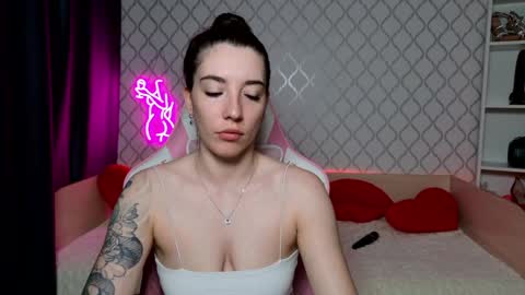 Lily online show from May 6, 1:09 am