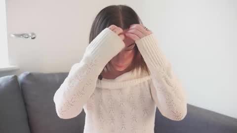 Em      online show from October 1, 1:49 pm