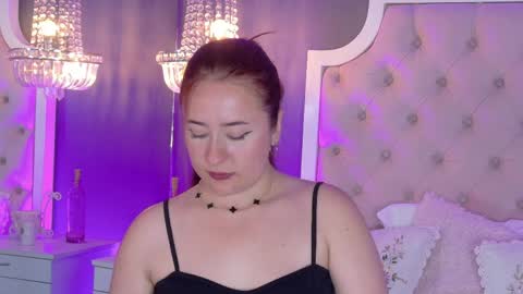 Foxie  online show from April 6, 7:26 pm