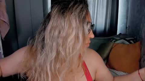 Kris online show from October 25, 4:31 am