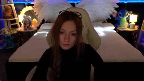 Maya online show from December 4, 5:35 pm