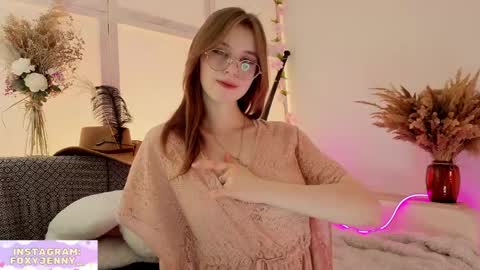 foxysecret_ online show from April 12, 6:33 pm